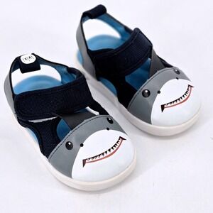 ikiki Finny Shark Squeaky Sandals Wide Toe Box Beach Shoes Toddler Size 6 EUC